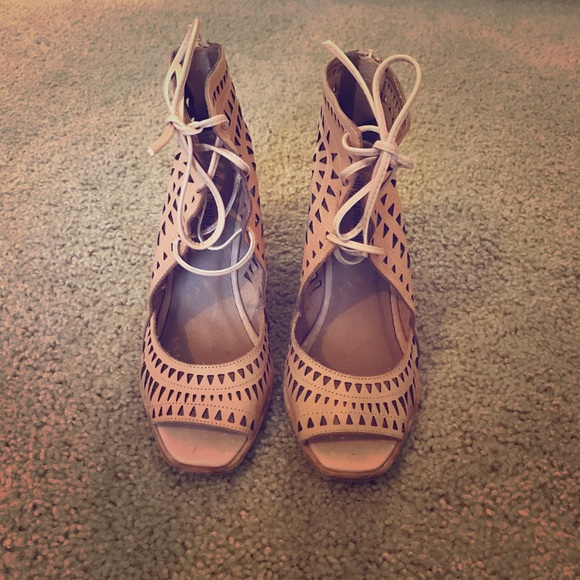 Jeffrey Campbell, size 9. Worn twice. - Picture 4 of 5